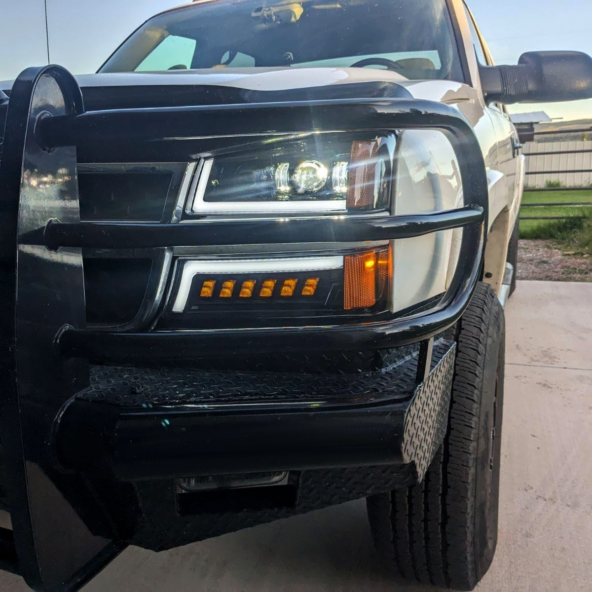2003-2007 Chevrolet Silverado Avalanche LED Projector DRL Headlights w/ Bumper Lights (Jet Black Housing/Clear Lens)
