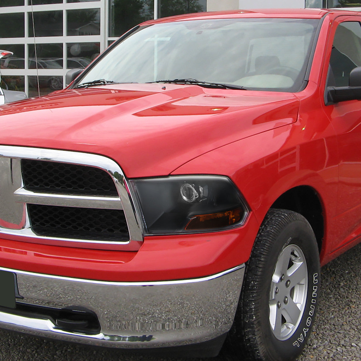 2009-2018 Dodge RAM 1500 / 2019-2021 RAM Classic / 2010-2018 RAM 2500 3500 Retro Style Projector Headlights (Matte Black Housing/Clear Lens)