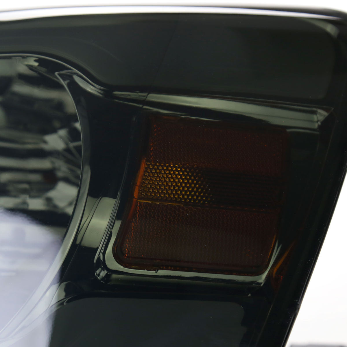 2006-2008 Dodge RAM 1500/ 2006-2009 Dodge RAM 2500/3500 LED Tube Projector Headlights (Chrome Housing/Smoked Lens)