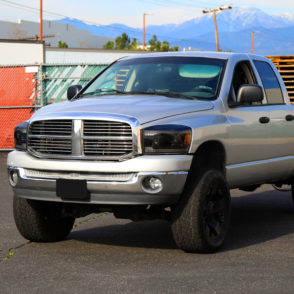 2006–2008 Dodge RAM 1500 / 2006–2009 RAM 2500 3500 Projector Headlights with Switchback Amber LED Strips, Sequential Turn Signals, DRL & Startup Animation (Black Housing / Clear Lens)