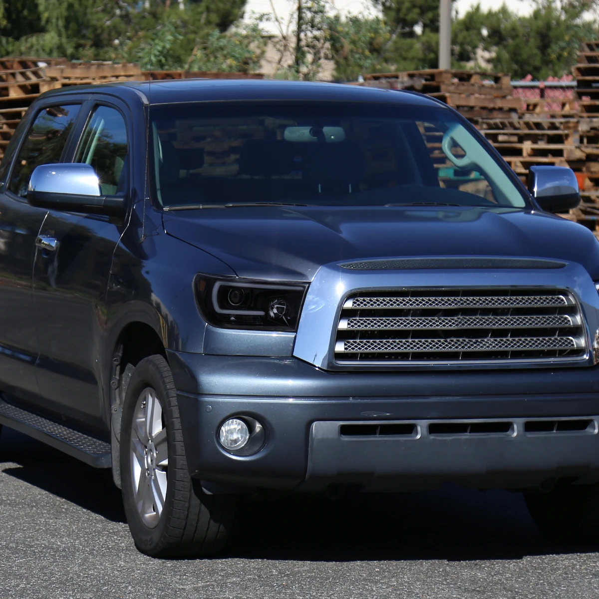 2007-2013 Toyota Tundra/ 2008-2017 Sequoia LED C-Bar Projector Headlights (Glossy Black Housing/Smoked Lens)